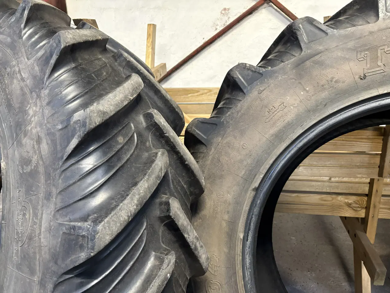 Billede 2 - Traktordæk 2 stk. 16.9R34