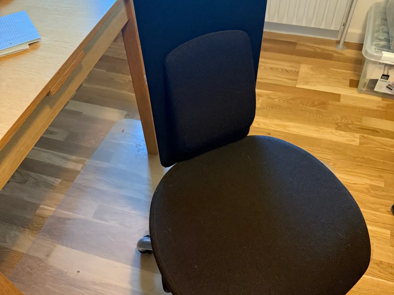 Billede 2 - Kontorstol med sort betræk