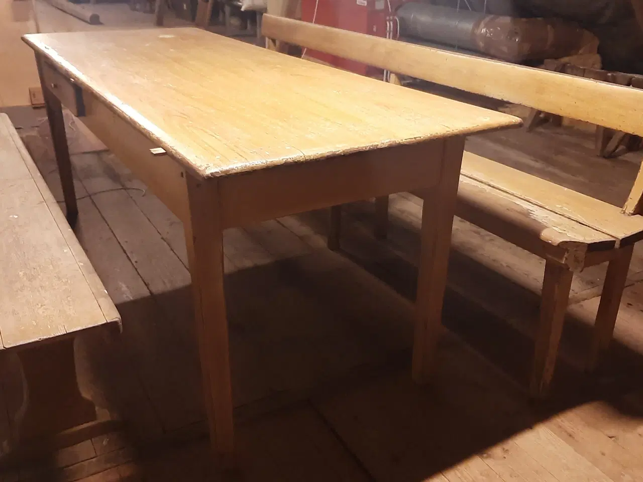 Billede 5 - Spise stue med bænk og skamle.