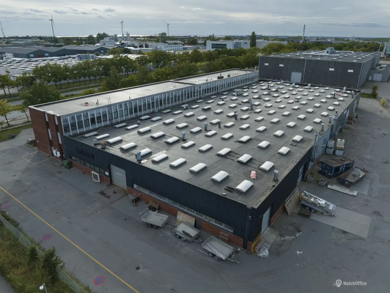 Billede 8 - Stort udendørsareal til parkering og/eller opbevaring