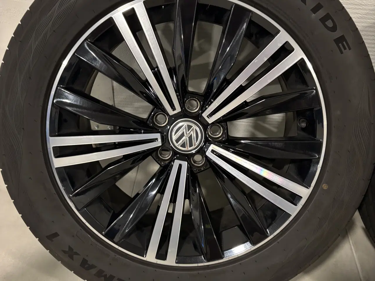 Billede 7 - VW sommerdæk med original fælge