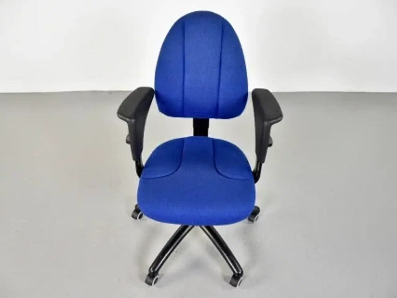 Billede 5 - Savo kontorstol i blå med sorte armlæn