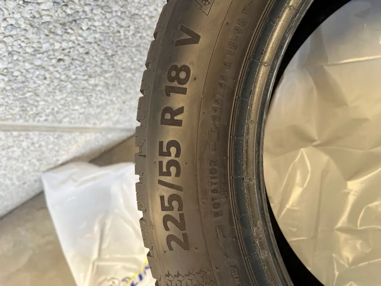 Billede 3 - Helårsdæk 225-55-18 V