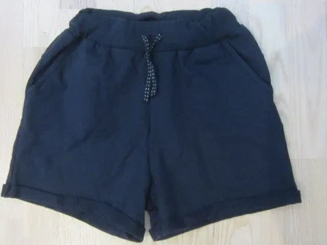 Billede 1 - Str. 164, flotte mørkeblå shorts