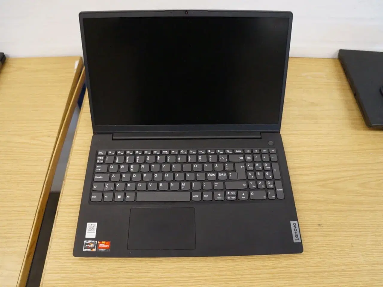 Billede 1 - Computer LENOVO V15 G4 AMN
