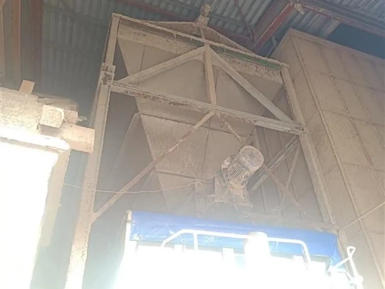 Billede 2 - - - - Færdigvare silo