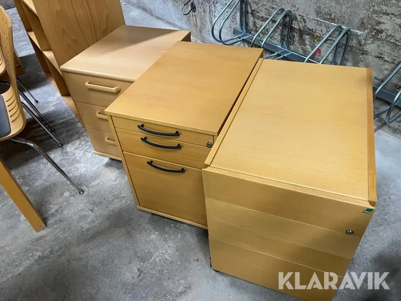 Billede 8 - Kontor inventar bord/stol/skabe