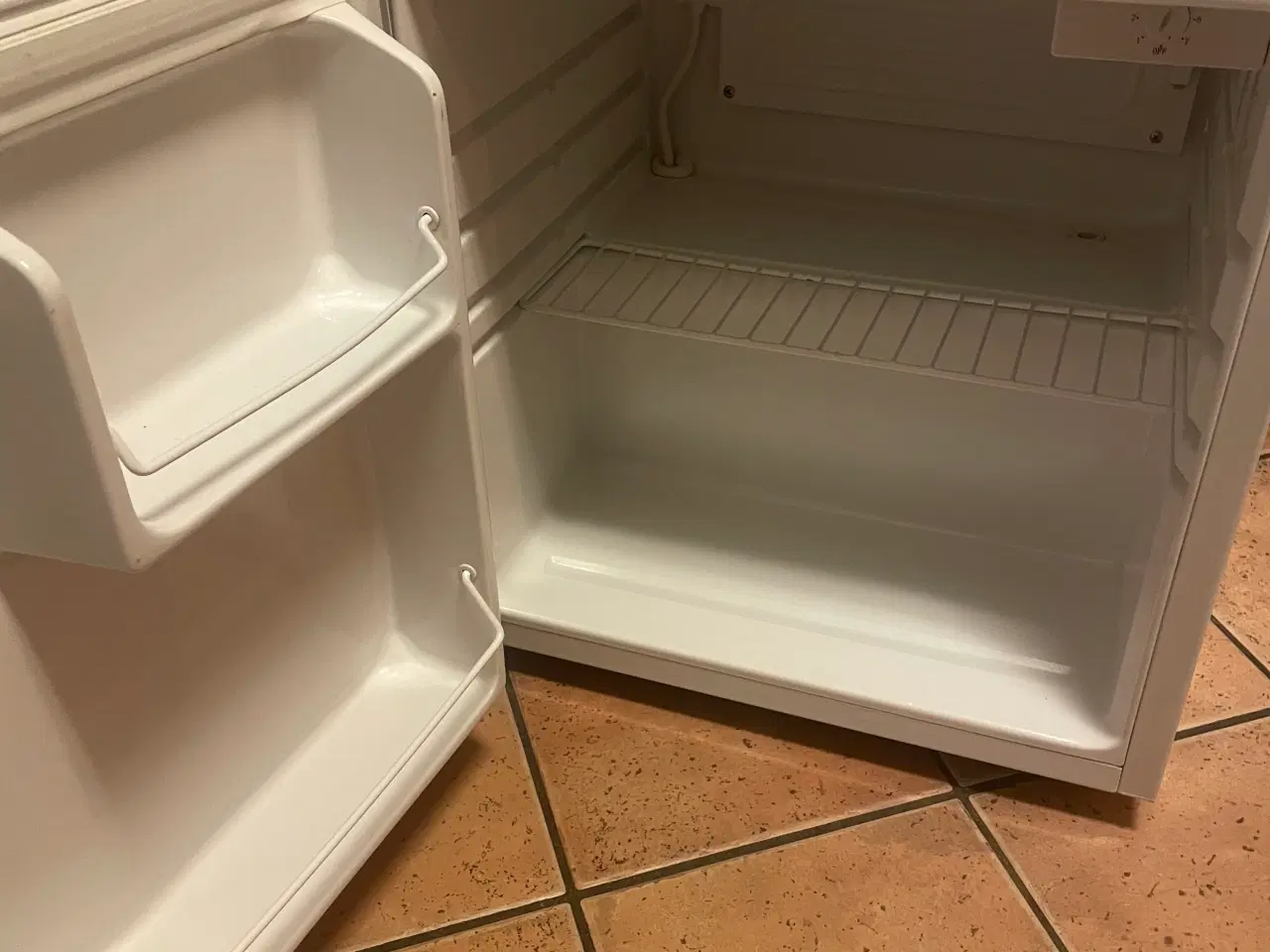 Billede 4 - Lille køleskab