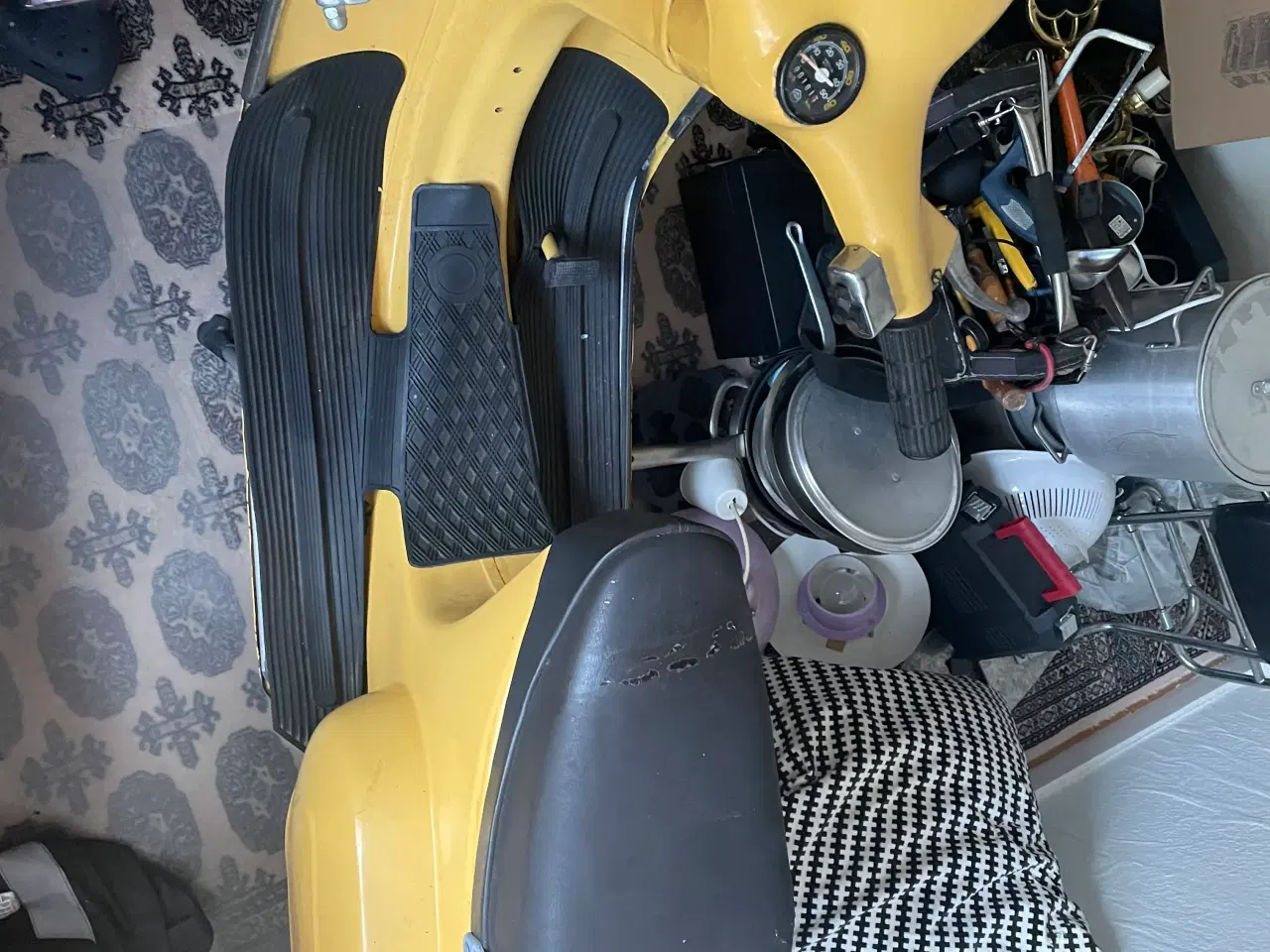 Billede 3 - Gul Vespa