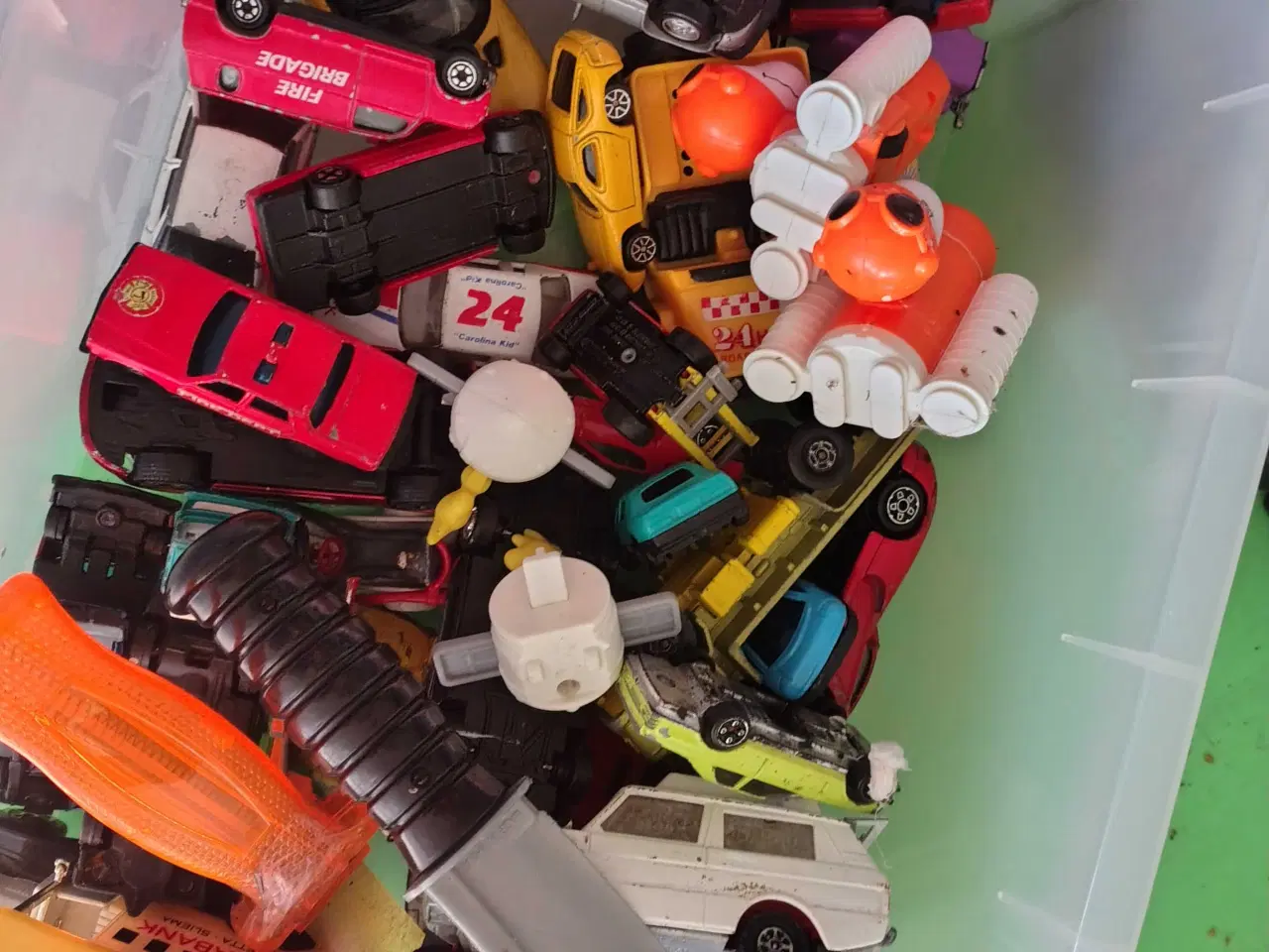 Billede 5 - Blandet legetøj (Action figurer og skydere, biler)