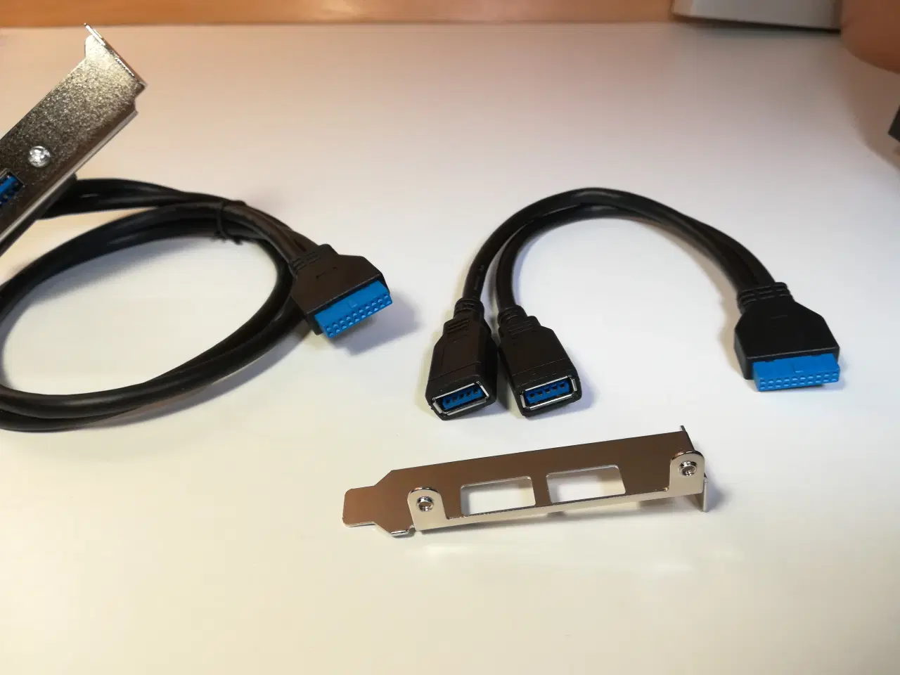 Billede 2 - Bracket med 2 USB 3.0 udgange + USB3 fordelerkabel