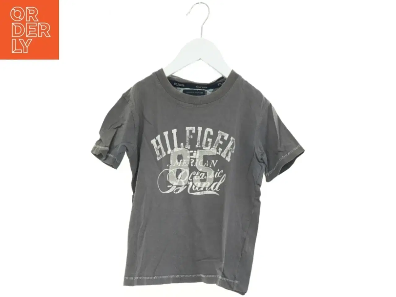Billede 1 - T-Shirt fra Tommy Hilfiger (str. 110 cm)