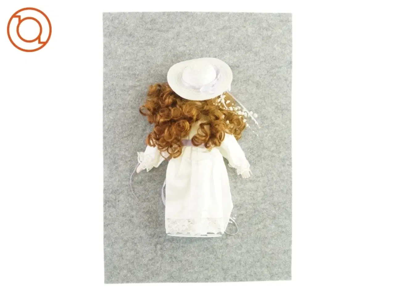 Billede 2 - Pocelæns dukke på stativ