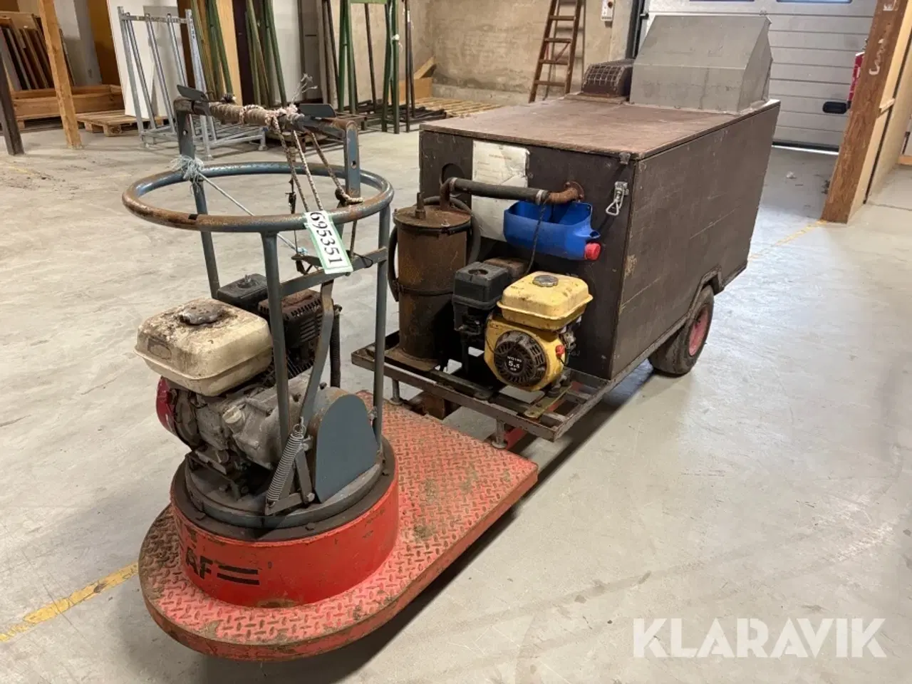 Billede 1 - Fodertruck A. Flensborg med dyrekasse