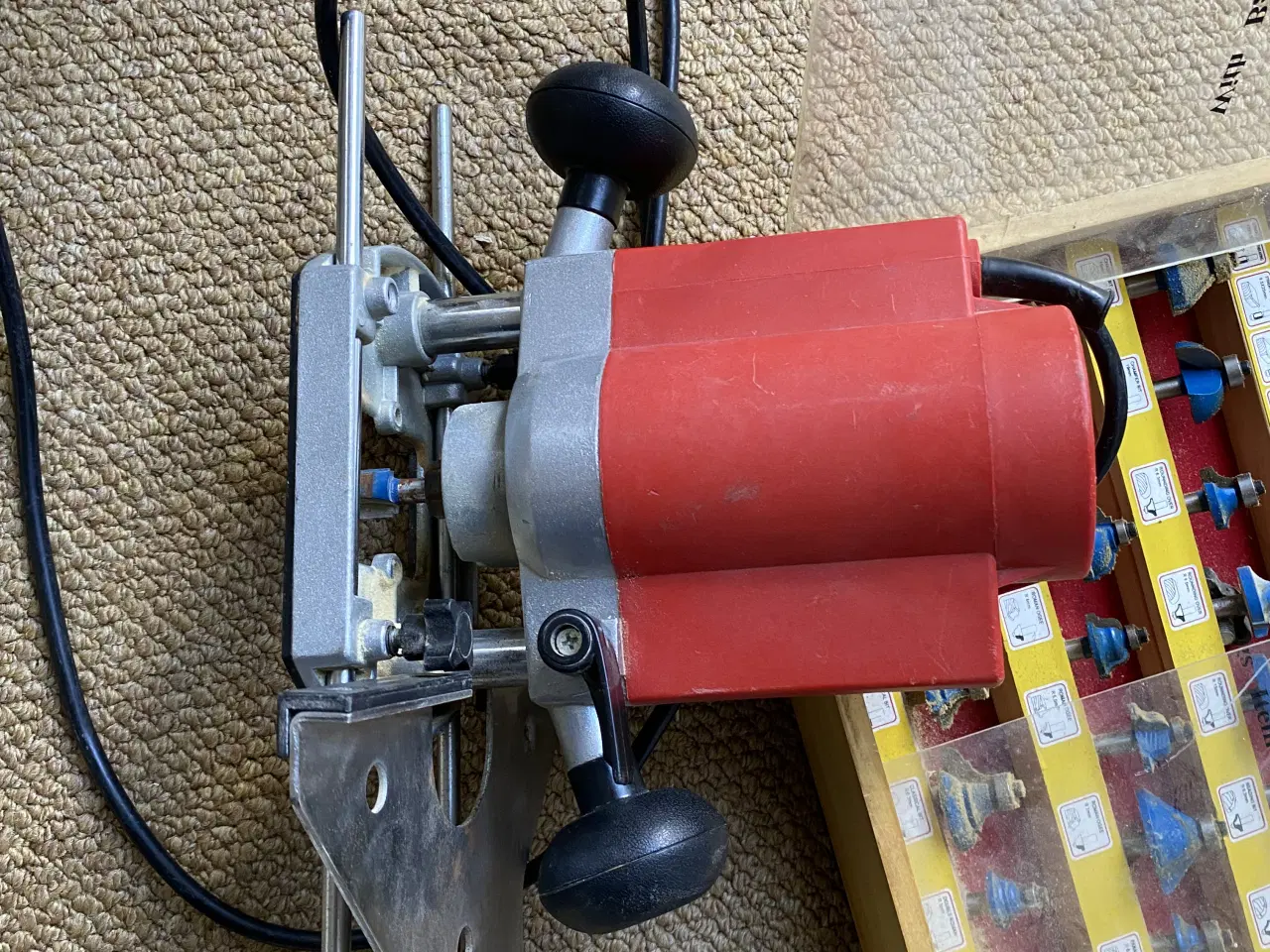 Billede 9 - Overfræser med tilbehør 