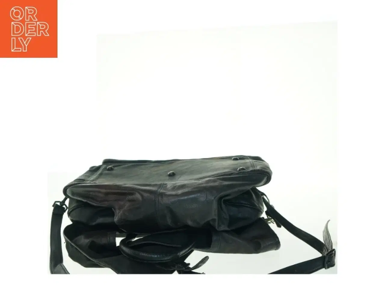 Billede 3 - Sort skuldertaske i læder (str. 47x37x27 cm)
