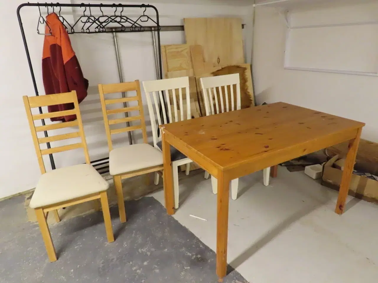 Billede 10 - Tøm rummet for møbler, pant og løsdele