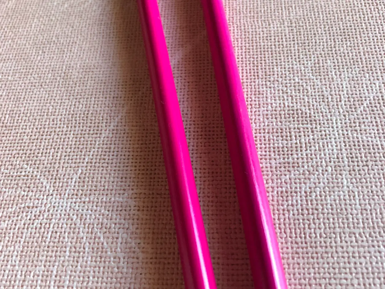 Billede 1 - 2 nye pink blyanter