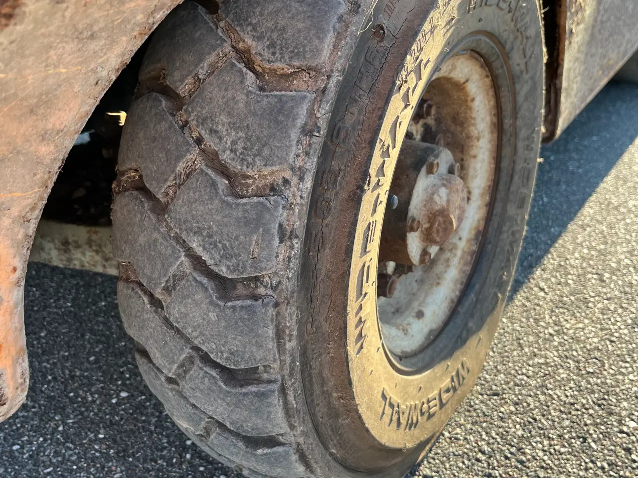 Billede 13 - Datsun 1500kg gastruck m.sideskift og friløft.