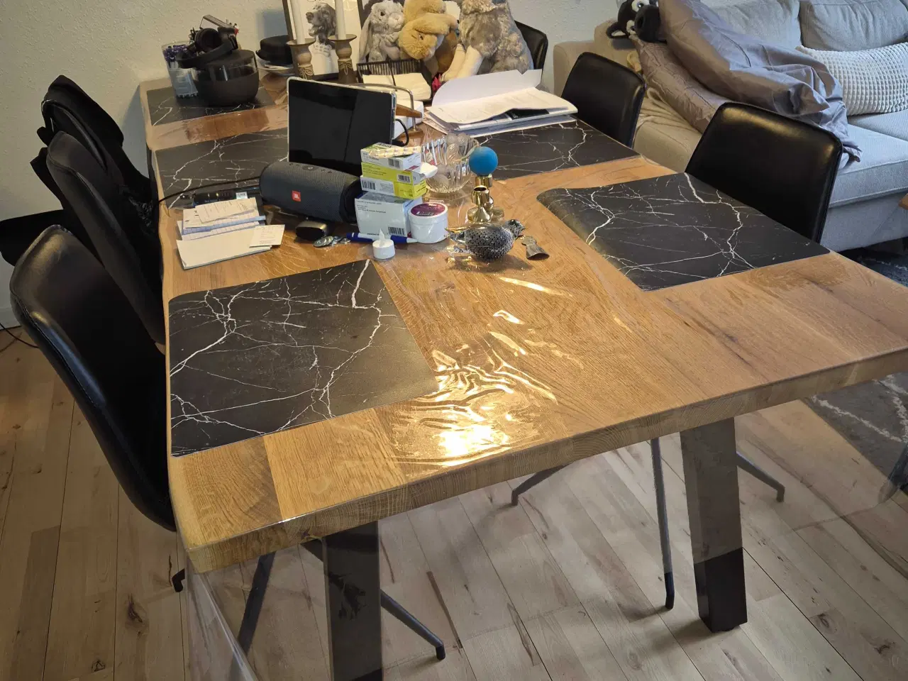 Billede 5 - Massiv plankebord med stole 