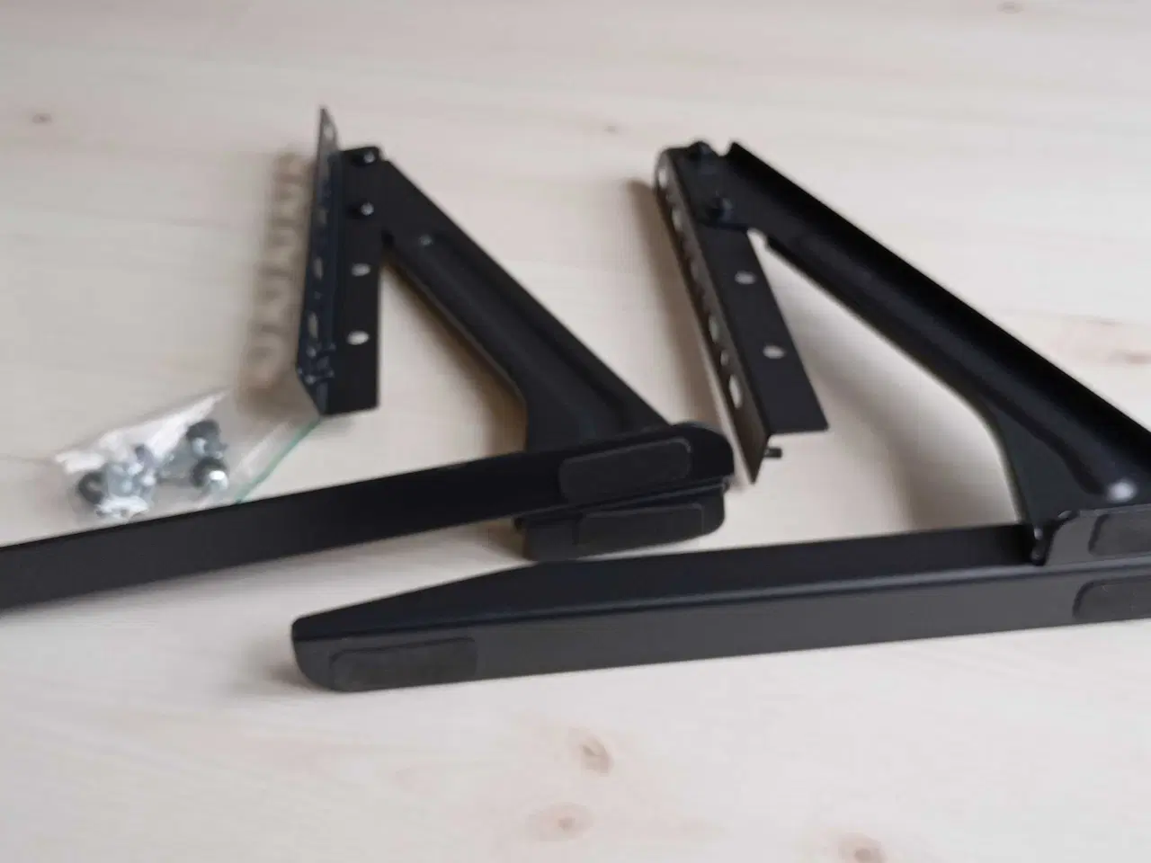 Billede 2 - Tv fødder. Tv-stander.