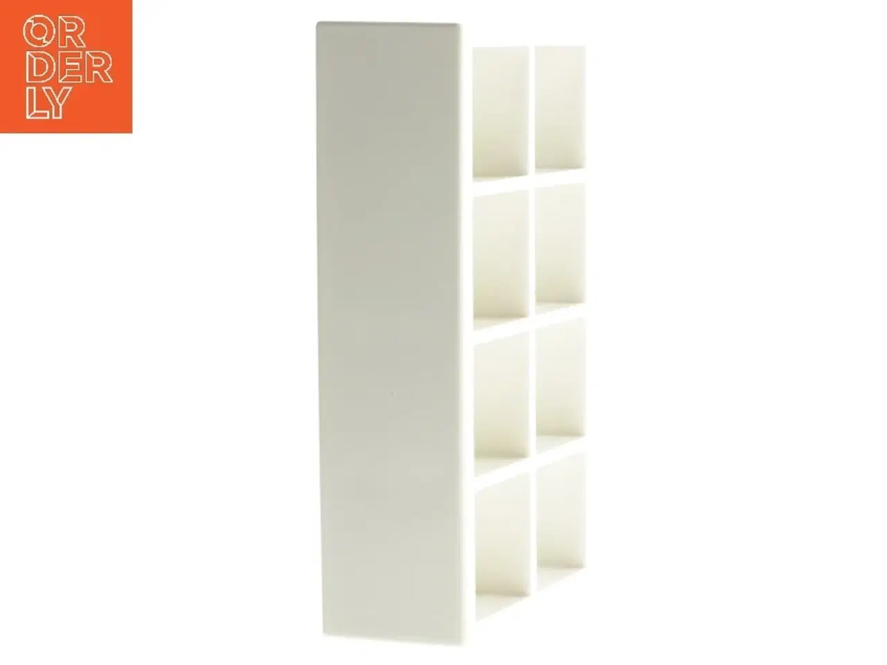 Billede 2 - Møbelsæt: Stol, skab og reol fra Barbie (str. Skab. 18 x 10,5 cm. reol. 19 x 10,5 cm. stol. 12 cm)