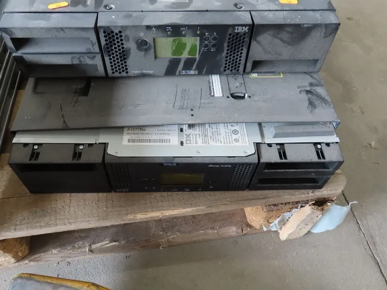 Billede 3 - 2 stk. UPS IBM (Forsendelse ikke muligt)