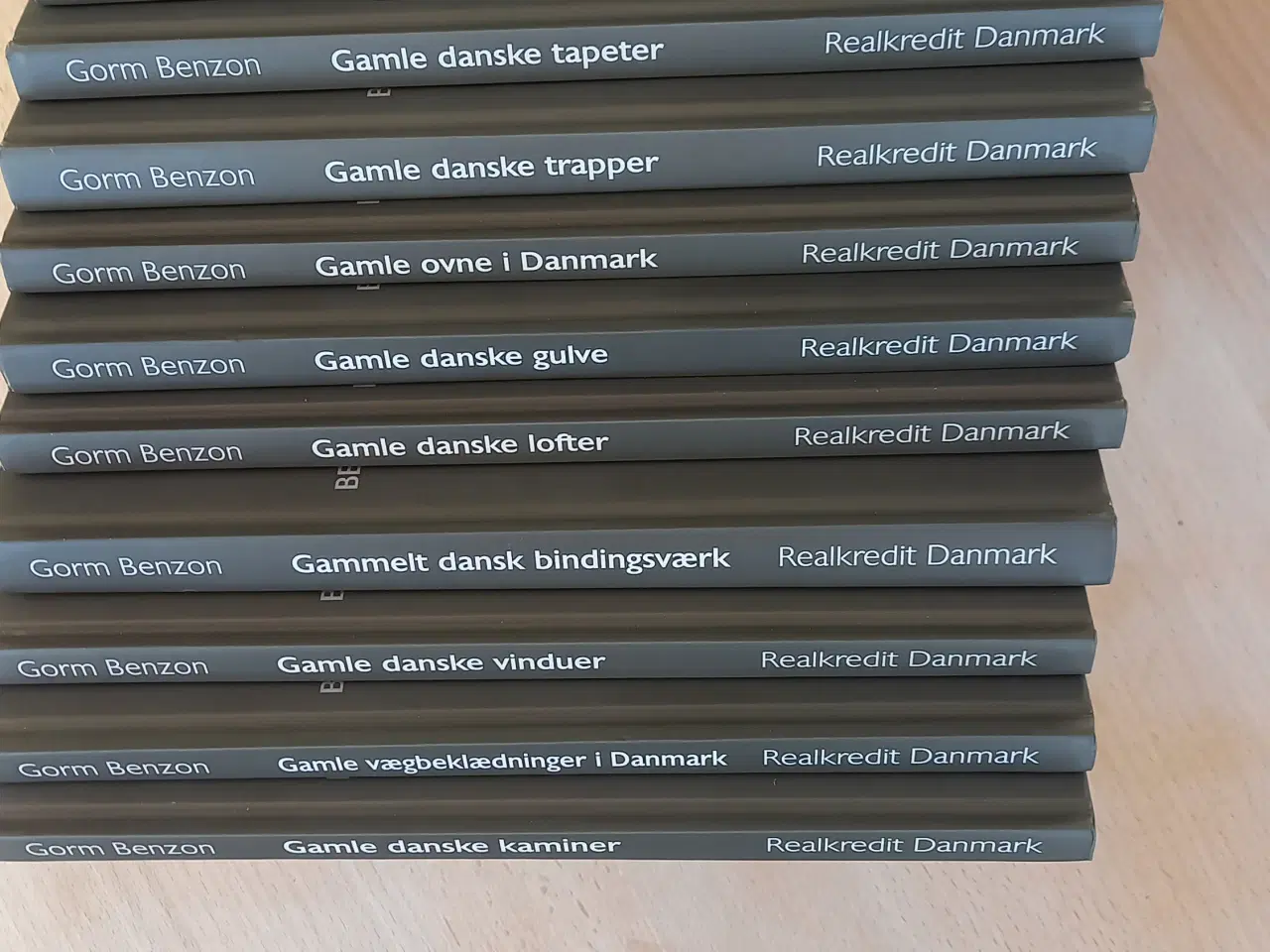 Billede 1 - Bøger om gamle bygningsværker af Gorm Benzon
