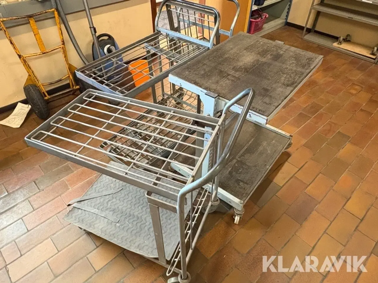 Billede 4 - Vogne 3 styk. og rullebord