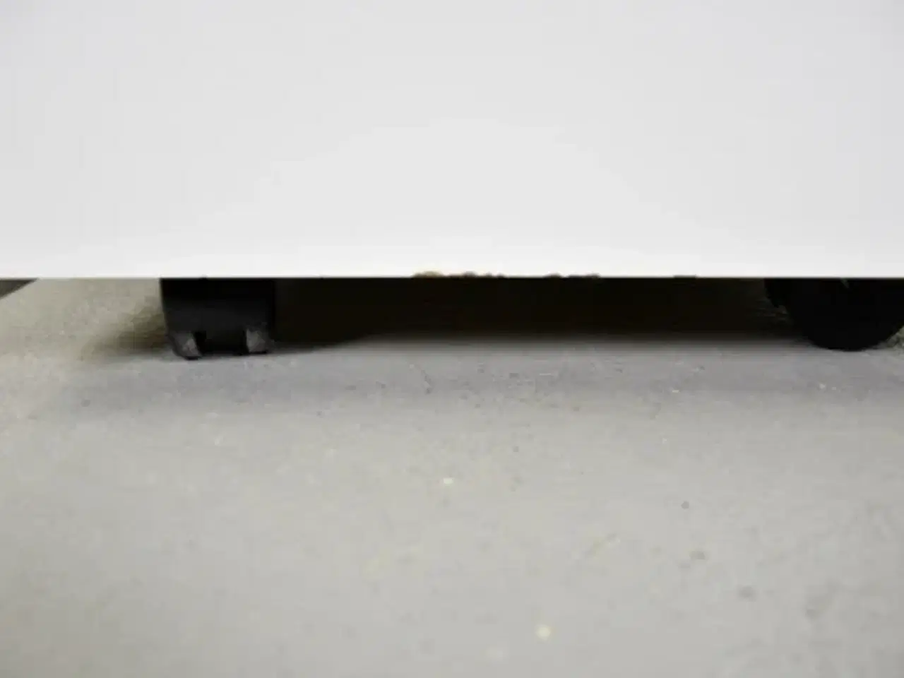 Billede 9 - Hvid dencon skuffekassette med tre skuffer og lås