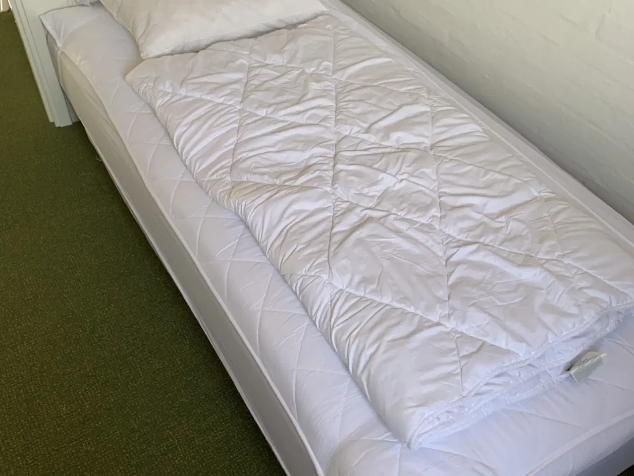 Billede 1 - Boxseng 90 x 200 med metalben
