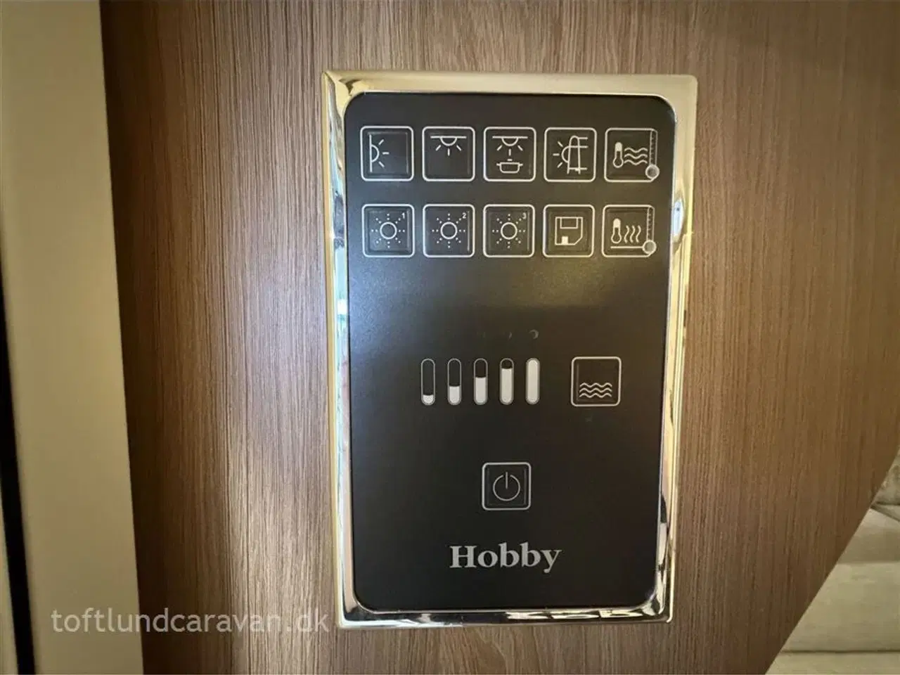 Billede 17 - 2020 - Hobby De Luxe 495 UL DK line   Superflot og velholdt, Enkeltsenge m/udtræk, m/MOVER + STORT ISABELLA FORTELT, DK-LINE model.