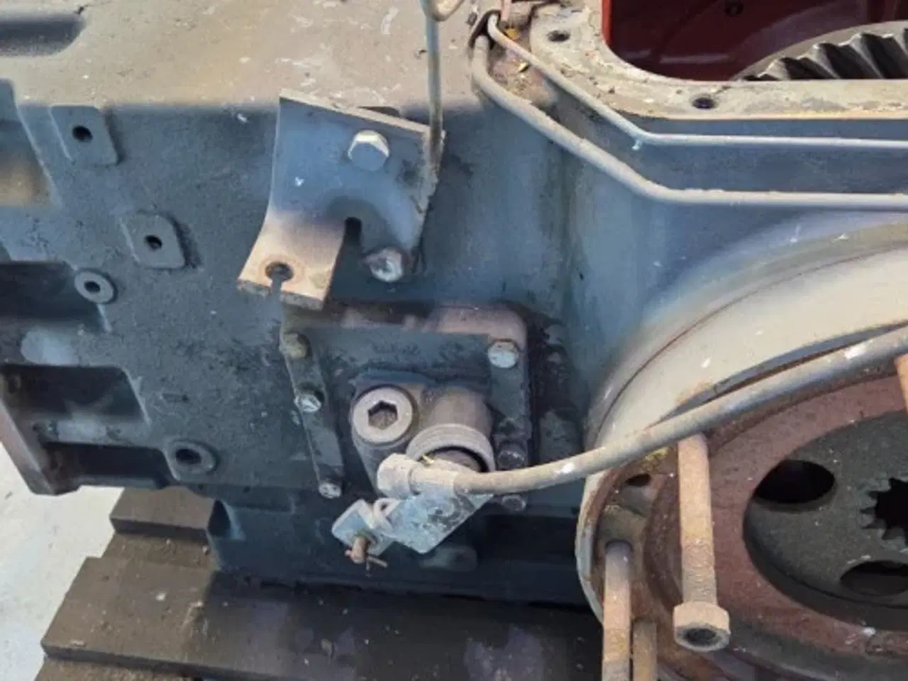 Billede 4 - New Holland M135 Bagtøj 5173156