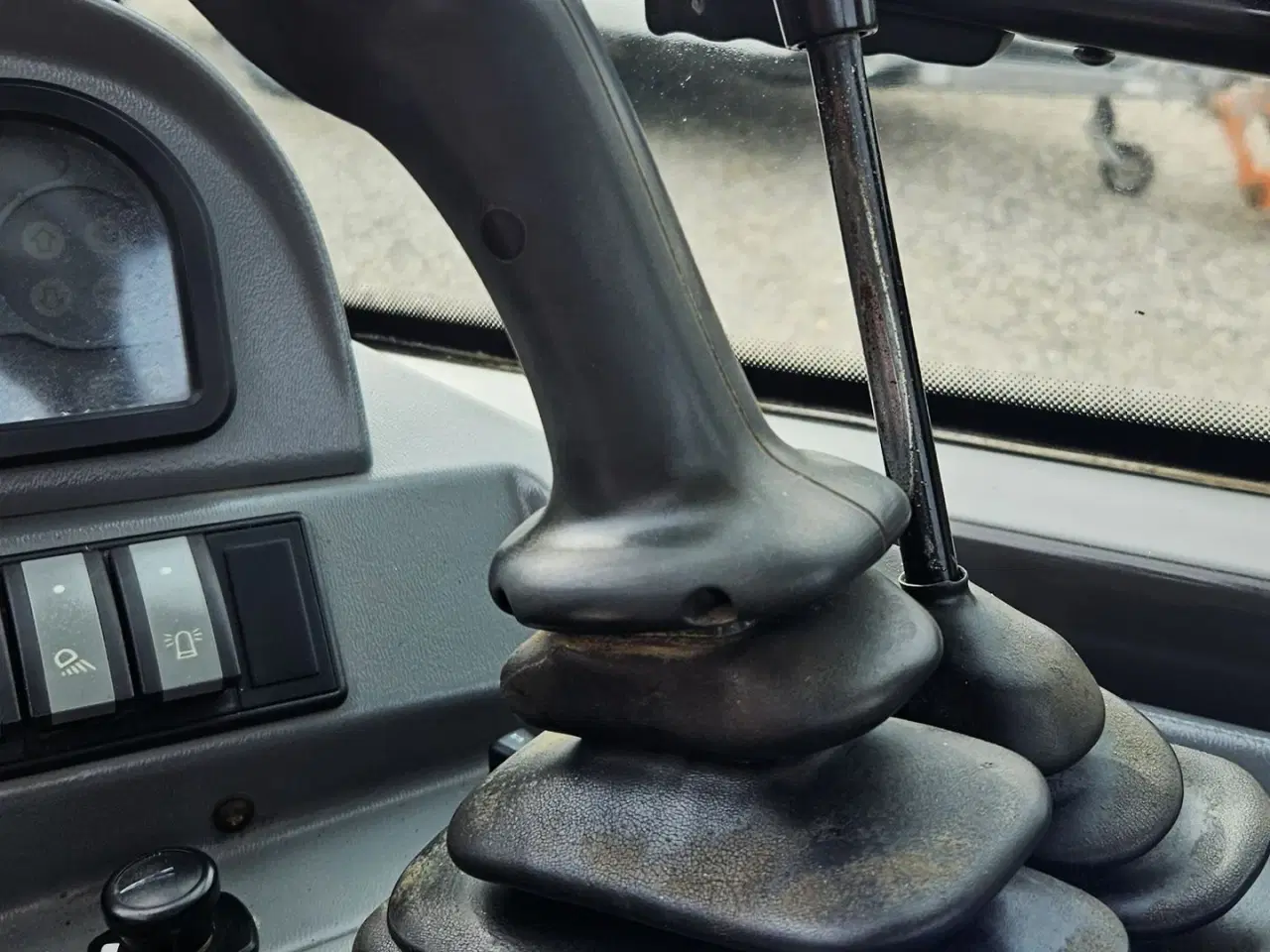Billede 17 - Volvo L25B / årg. 2006 / 4500 timer / 2 redskaber