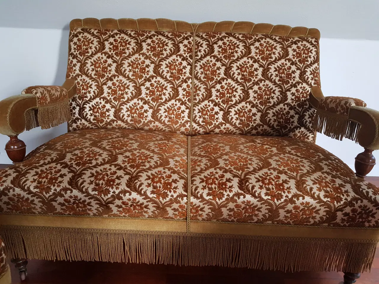 Billede 4 - Sofagruppe med 2 stole i gul/grøn velour og frynse