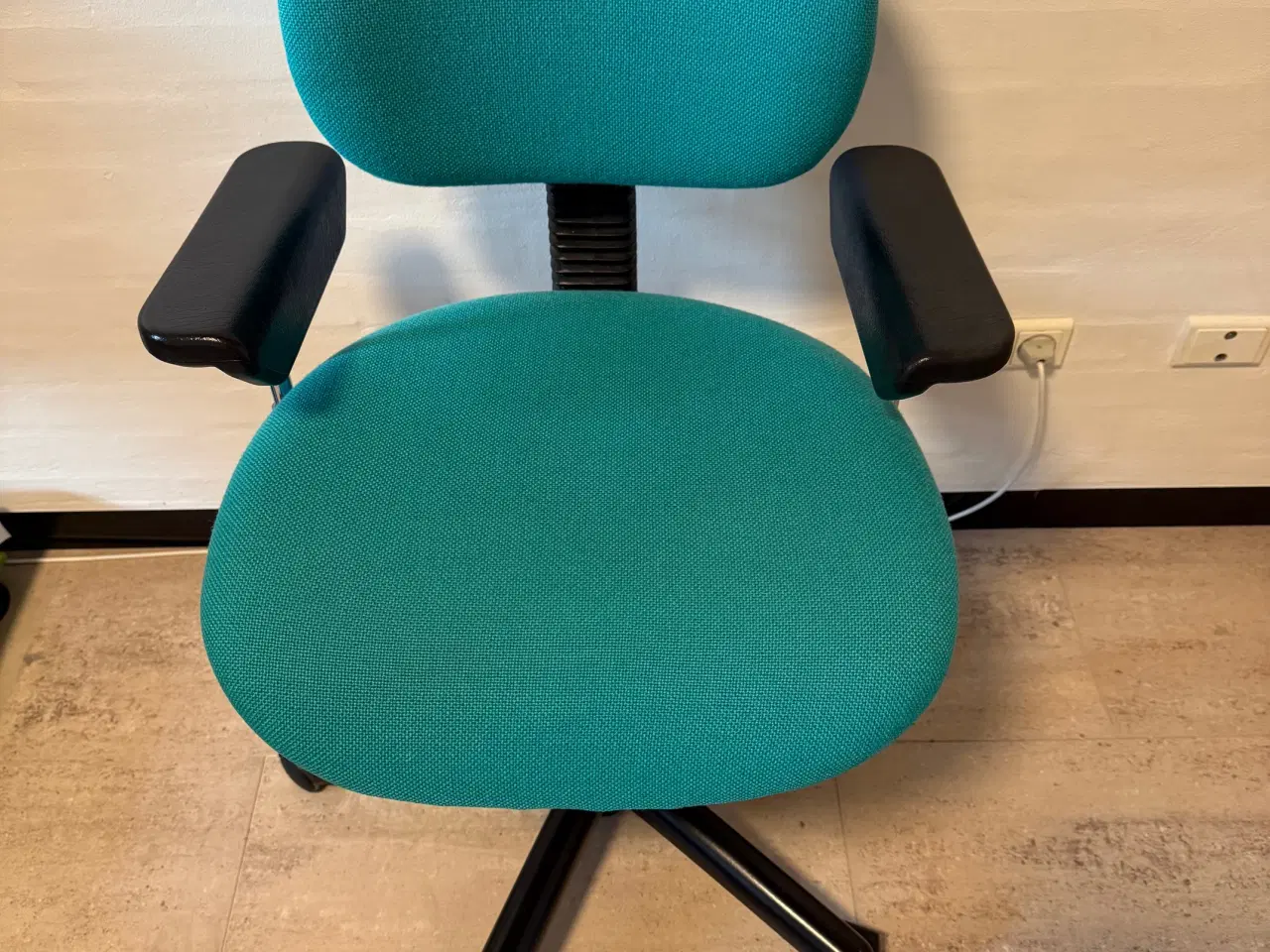 Billede 1 - VELA kontorstol med grøn betræk og armlæn