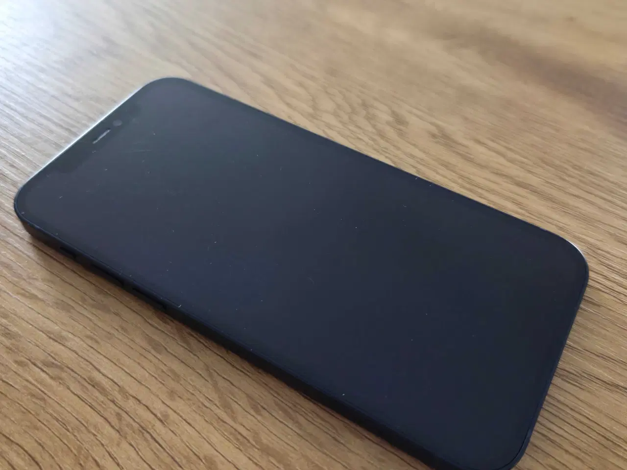 Billede 5 - iPhone 12 64 GB i fin stand