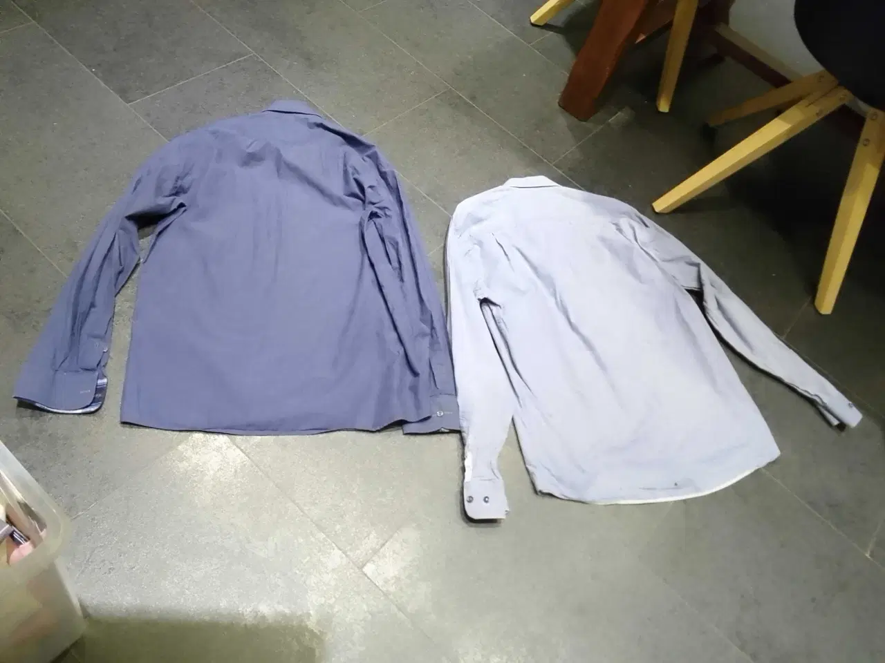 Billede 5 - 2 stk skjorter sælges samlet