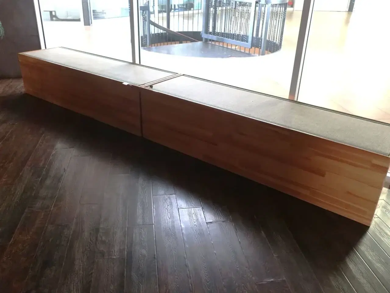 Billede 1 - To bænke