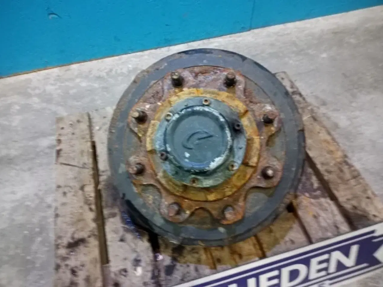 Billede 8 - Hesston 4900 Hjulnav 84053425