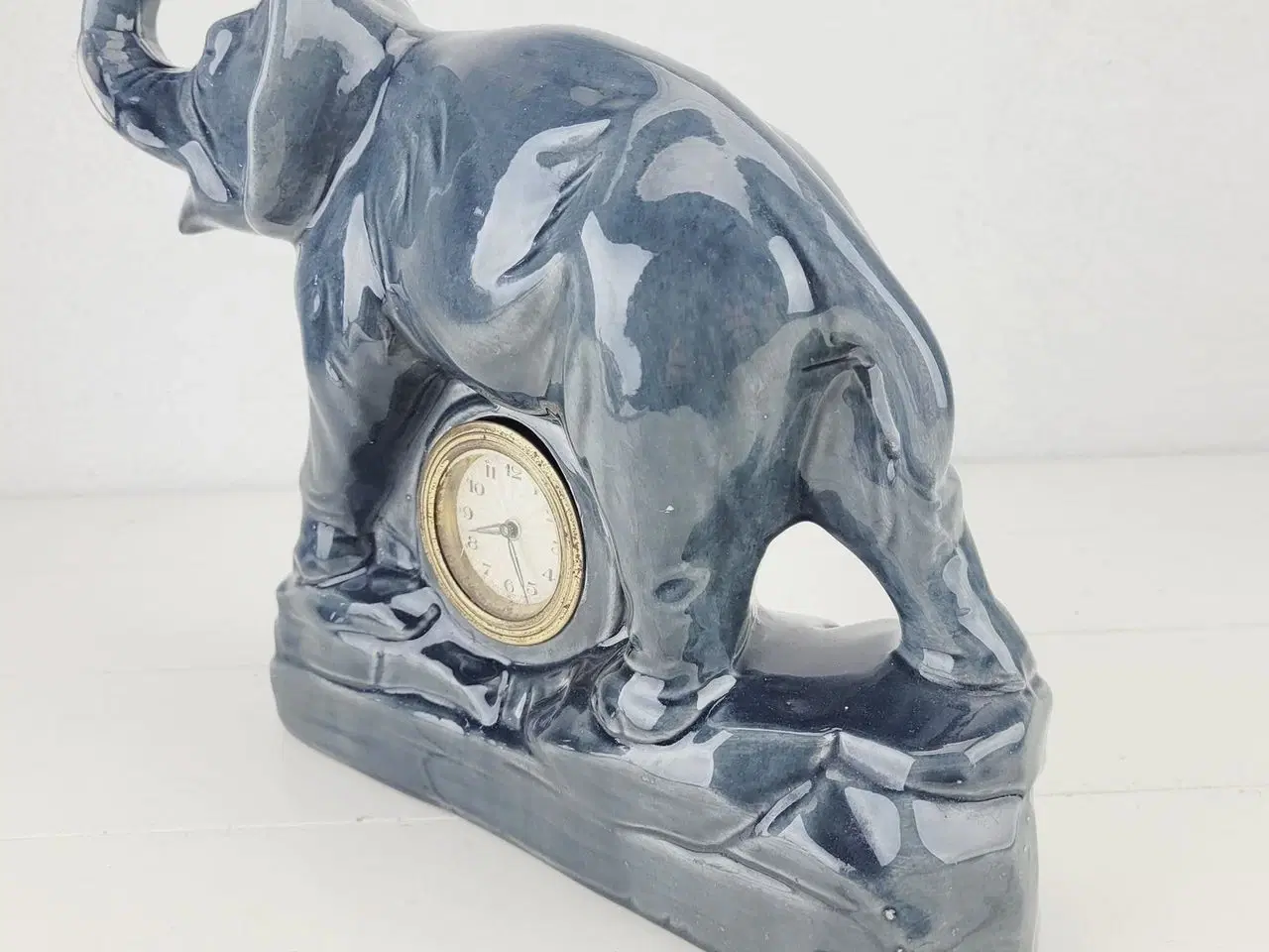 Billede 5 - ⭐️- Porcelæns Elefant med Ur