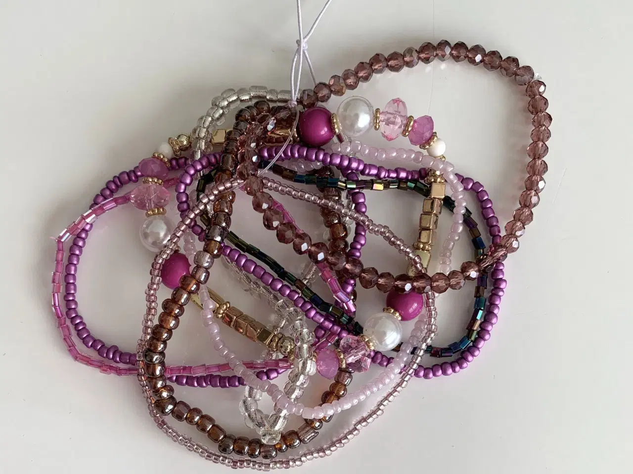 Billede 5 - Perlearmbånd sæt med 10 stk armbånd med perler