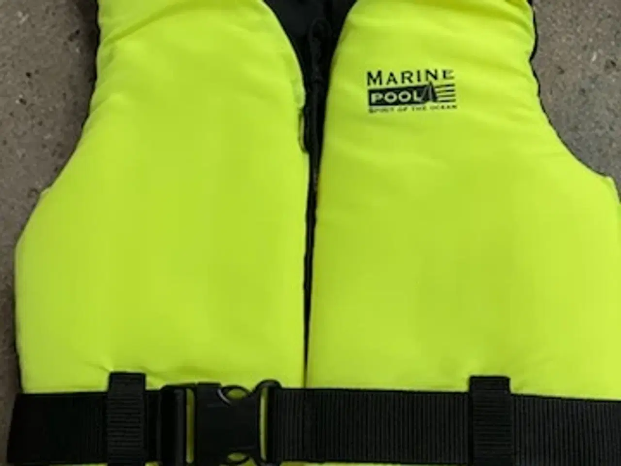 Billede 1 - Redningsveste, børn og voksne