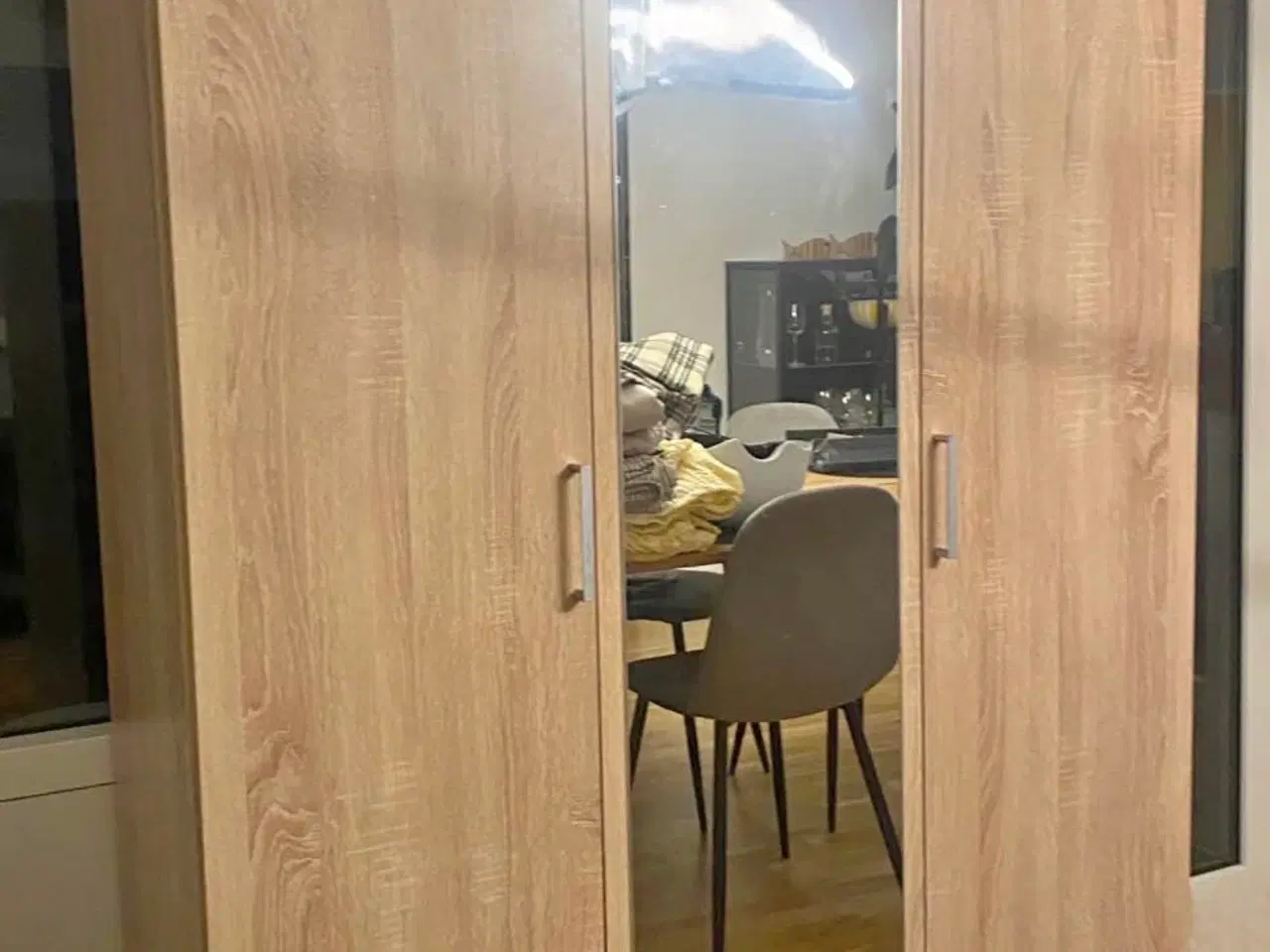 Billede 1 - Garderobeskab fra Daells bolighus 