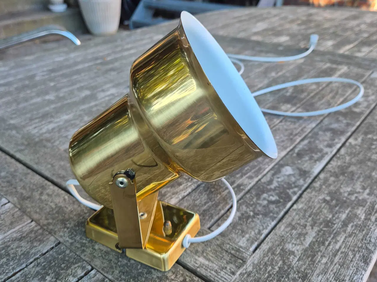 Billede 1 - Væglampe i flot skinnende messing