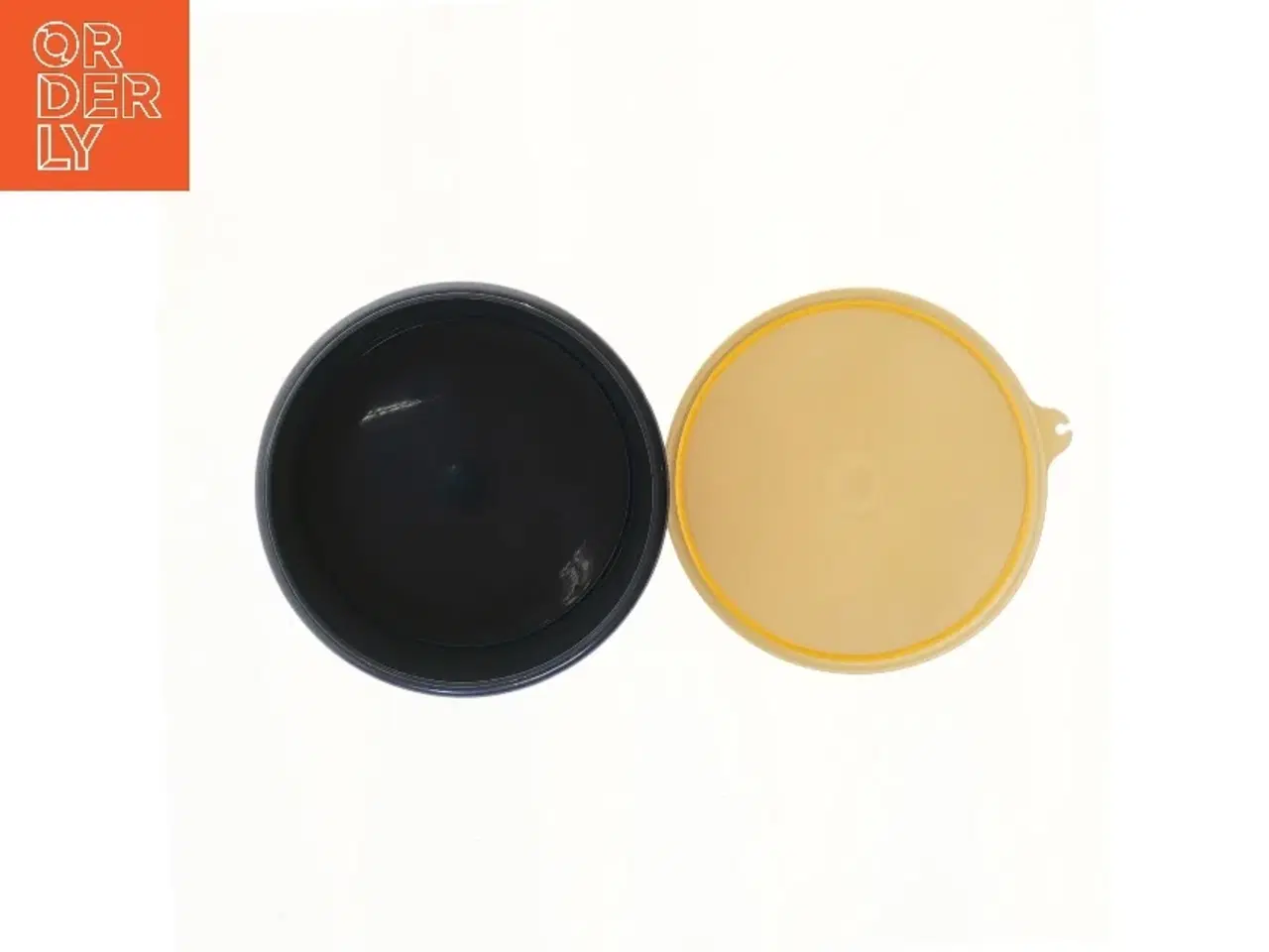 Billede 4 - Plastikbeholder med låg fra Tupperware (str. Ø 14 cm længde 10,5 cm)