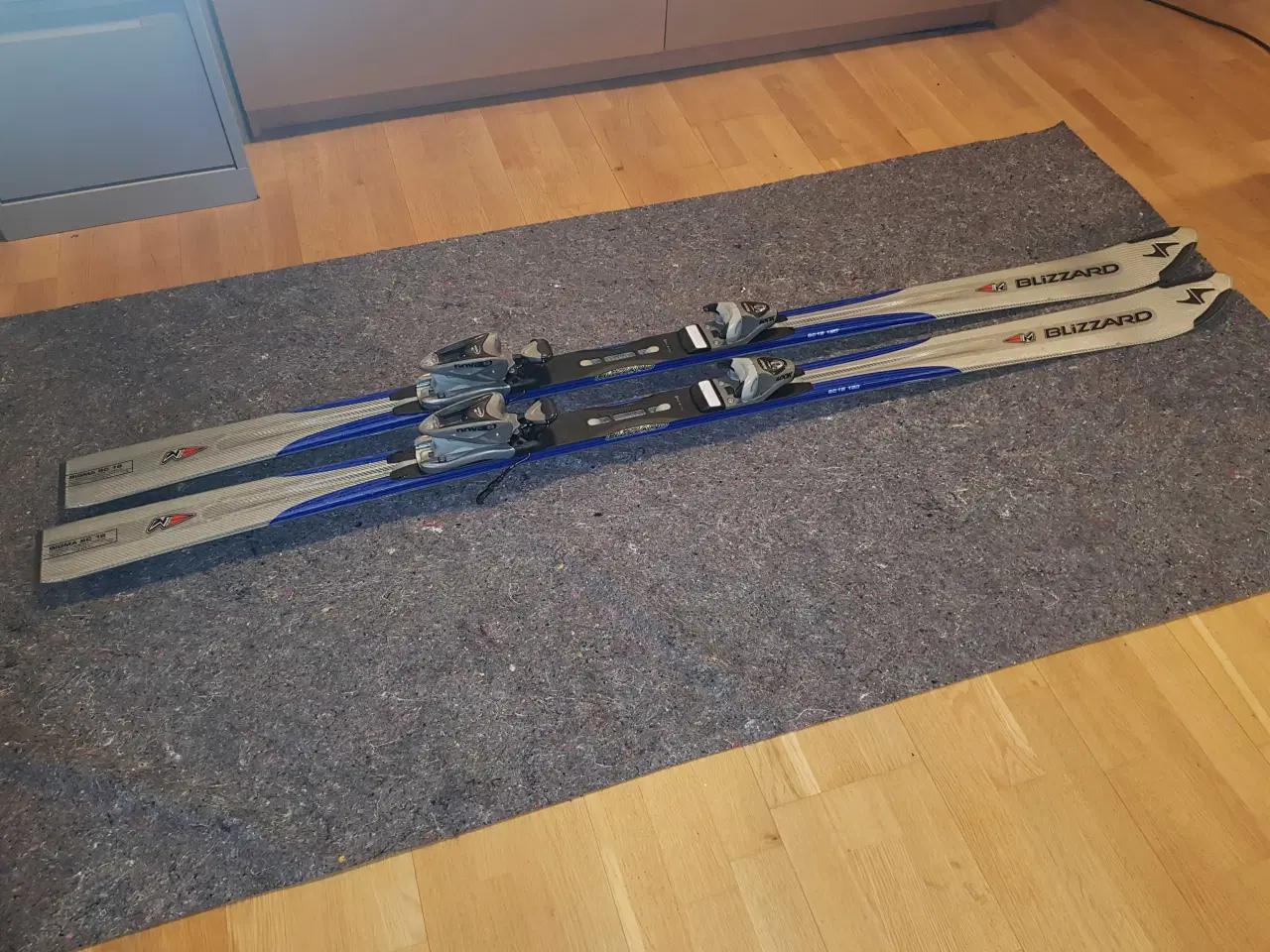 Billede 6 - Gode carvingski, 1,8 m, m. Bindinger