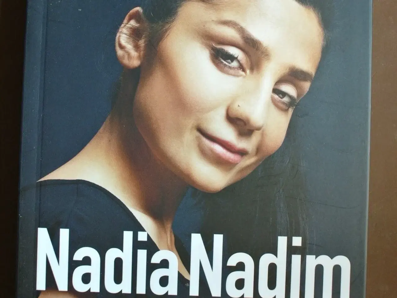 Billede 1 - nadia nadim - min historie, af miriam zesler