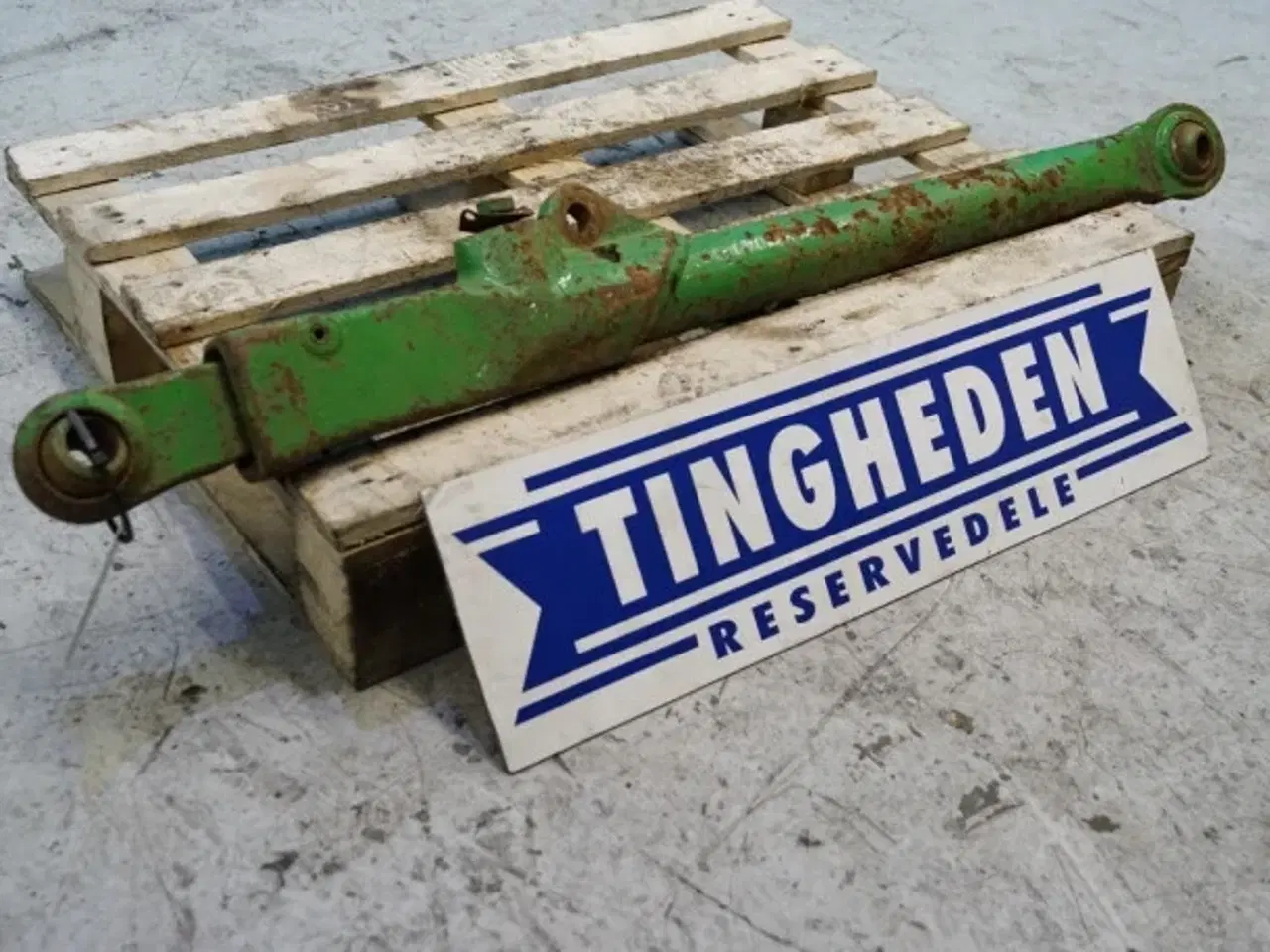 Billede 2 - John Deere 4040 R.H. Liftarm AR80666