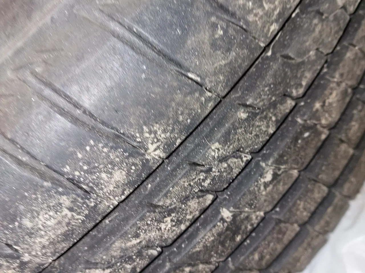 Billede 5 - Sommerdæk på alu. fælge fra VW Turan